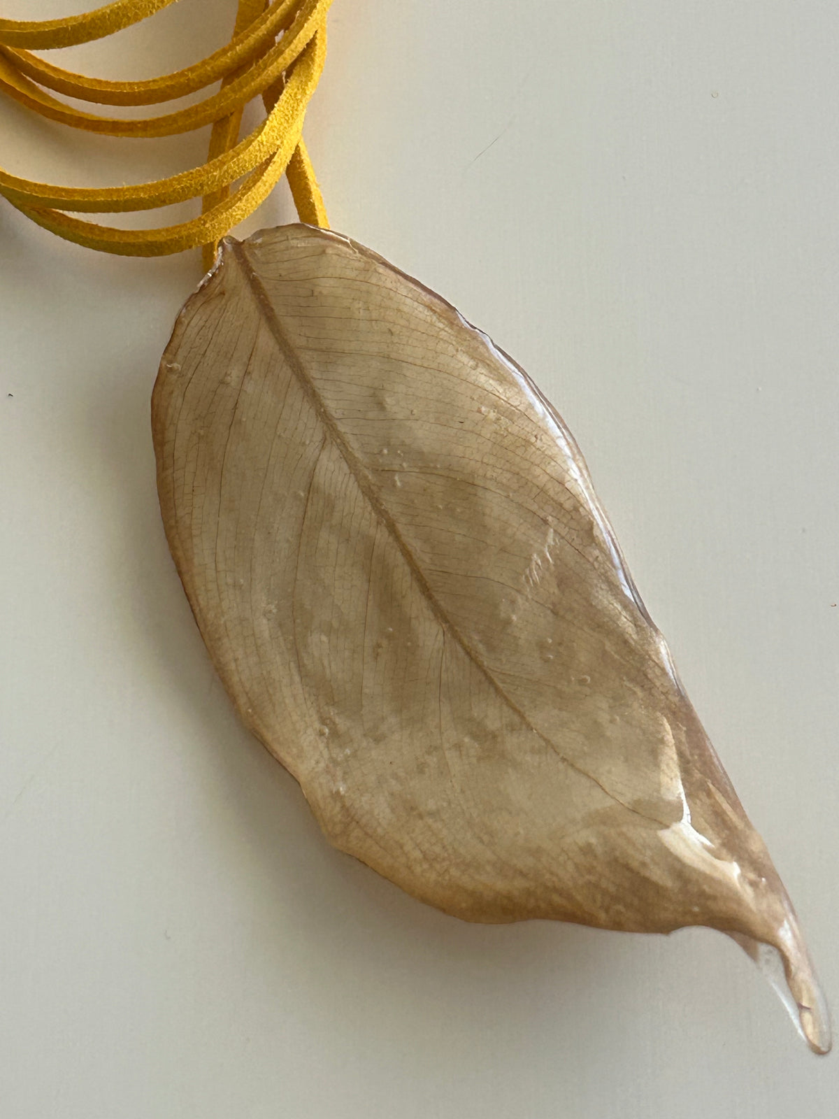 leaf choker