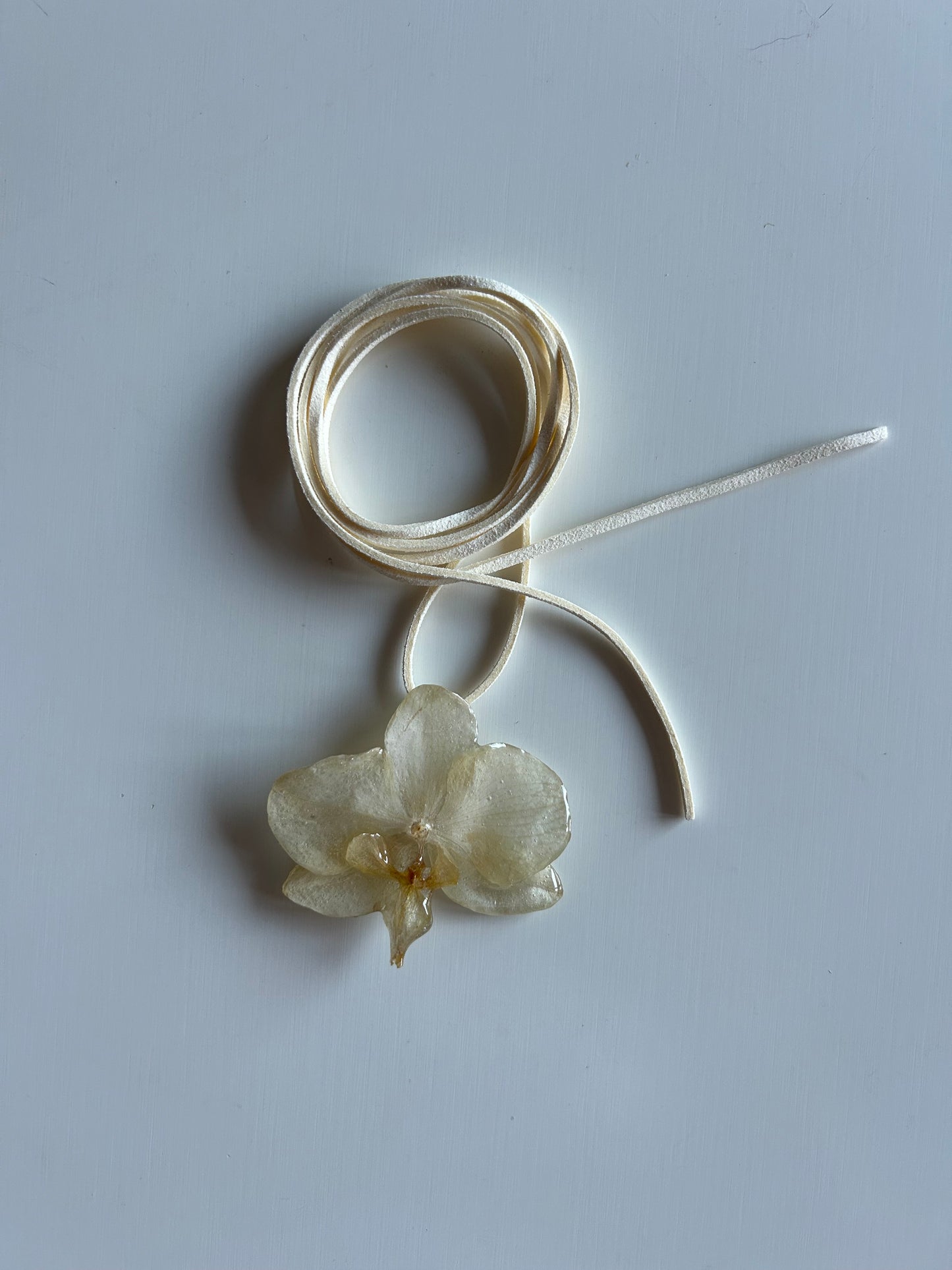 orchid choker