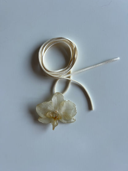 orchid choker