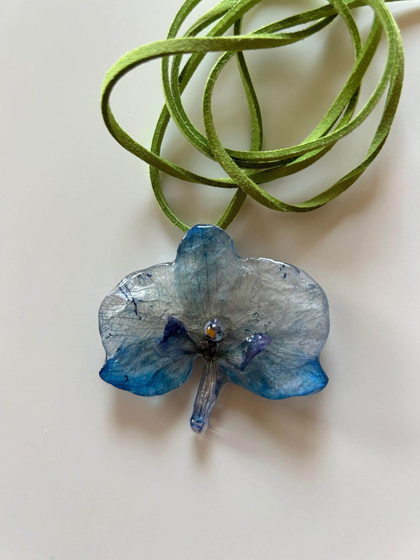 blue moth orchid choker