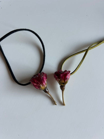 rosa choker