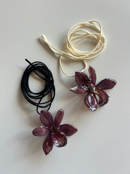 cym orchid choker