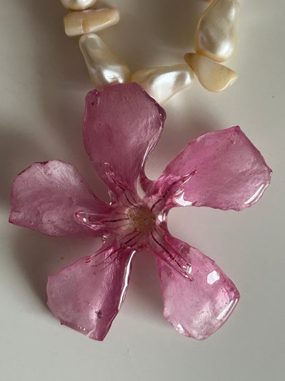 pink bloom necklace