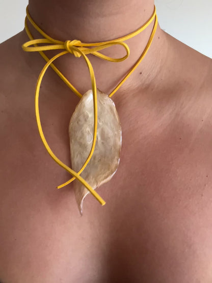 leaf choker